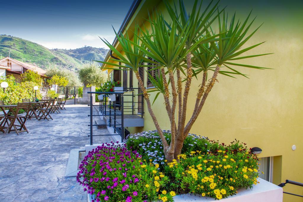 Baia Degli Ulivi Apartments Чефалу Екстериор снимка