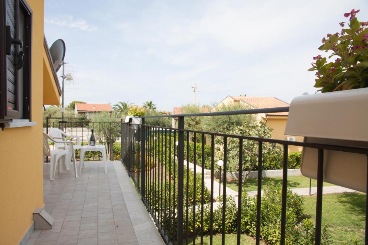 Baia Degli Ulivi Apartments Чефалу Стая снимка